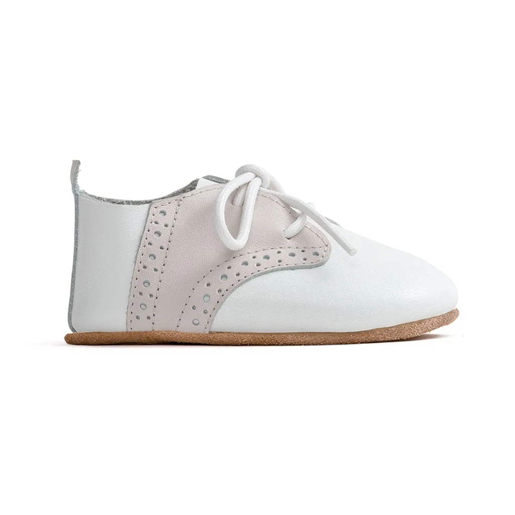 PRETTY BRAVE OXFORD White